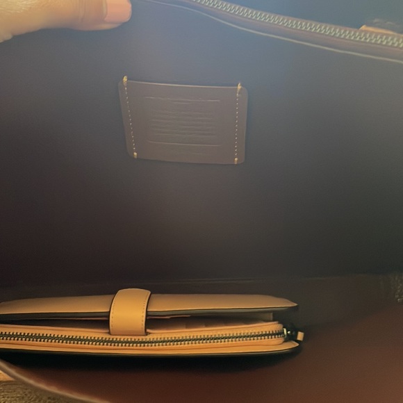 Coach Tyler carry all bag new with tags - Picture 2 of 4